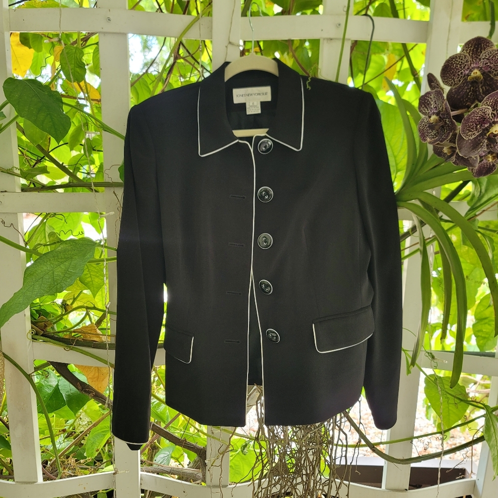 Jones New York Suit Black White Trim Size 6 Casual Corner Women's Blazers